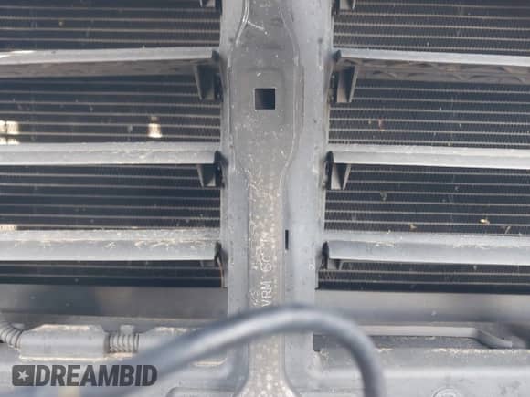 2017 Cadillac Escalade Luxury z VIN 1GYS3BKJ2HR399979, wystawiony jako IAAI lot #42140441 z przebiegiem 157 680 mil mil oraz . Historia ofert i sprzedaży dostępna na DreamBid. Obrazek 10.