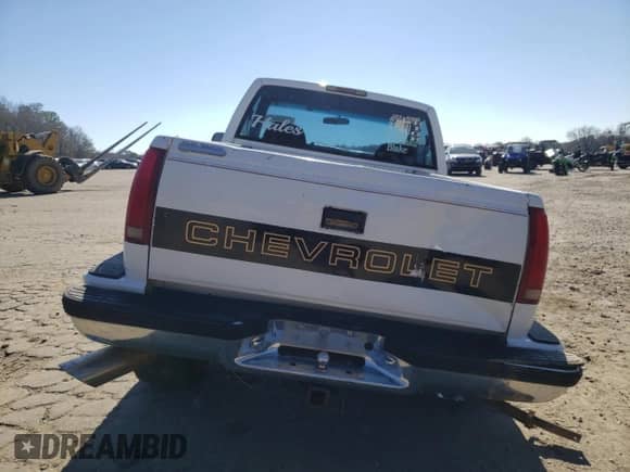 1997 Chevrolet Silverado 1500 with VIN 1GCEC14R5VZ205358, listed as a Copart auction lot 88252645 with 182,086 mi miles and Salvage title. Bid and sale history available at DreamBid. Image 6.