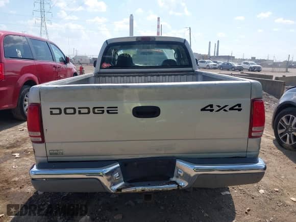 2001 Dodge Dakota Sport with VIN 1B7GG22N11S128929, listed as a IAAI auction lot 43228896 with 267,995 mi miles and . Bid and sale history available at DreamBid. Image 16.