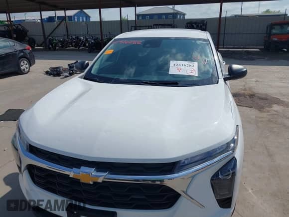 2024 Chevrolet Trax LS с VIN KL77LFE26RC028932, выставлен на аукционе IAAI как лот 42316282 с пробегом 18 970 миль миль и . История ставок и продаж доступна на DreamBid. Изображение 6.