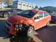 2012 Chevrolet Sonic LT z VIN 1G1JC5SH7C4207163, wystawiony jako Copart lot #81175784 z przebiegiem 92 268 mil mil oraz Szkoda całkowita • Salvage title. Historia ofert i sprzedaży dostępna na DreamBid. Obrazek 1.