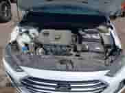 2018 Hyundai Elantra SE z VIN 5NPD74LF3JH261230, wystawiony jako IAAI lot #42298420 z przebiegiem 75 869 mil mil oraz . Historia ofert i sprzedaży dostępna na DreamBid. Obrazek 10.