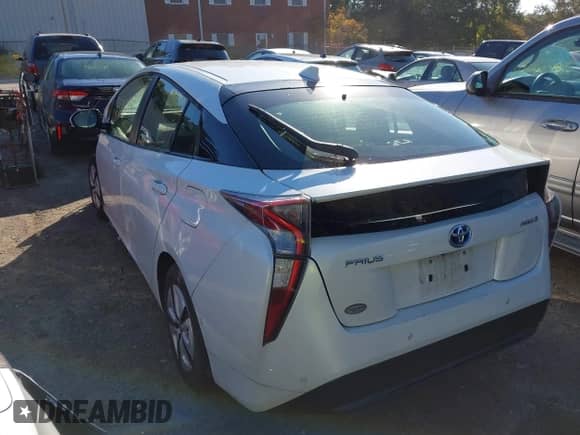 2018 Toyota Prius Two z VIN JTDKBRFUXJ3062023, wystawiony jako IAAI lot #43262351 z przebiegiem 43 884 mil mil oraz . Historia ofert i sprzedaży dostępna na DreamBid. Obrazek 3.