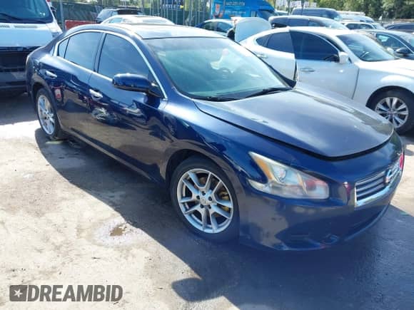 2012 Nissan Maxima SV z VIN 1N4AA5AP3CC835027, wystawiony jako IAAI lot #43370581 z przebiegiem 152 579 mil mil oraz . Historia ofert i sprzedaży dostępna na DreamBid. Obrazek 1.