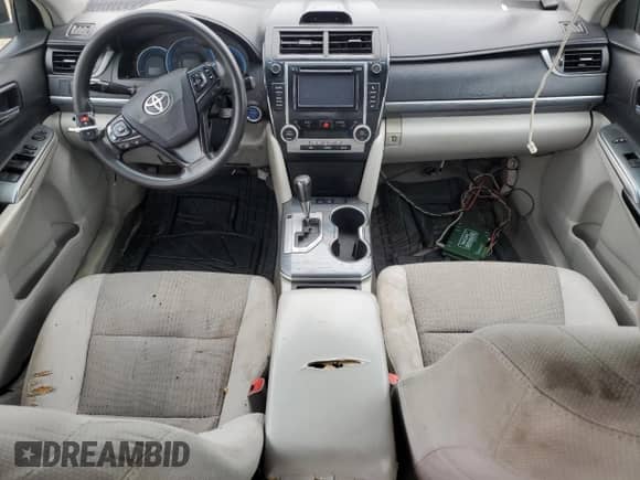 2013 Toyota Camry LE z VIN 4T1BD1FK4DU091621, wystawiony jako Copart lot #58191325 z przebiegiem 444 567 mil mil oraz Szkoda całkowita • Salvage title. Historia ofert i sprzedaży dostępna na DreamBid. Obrazek 8.