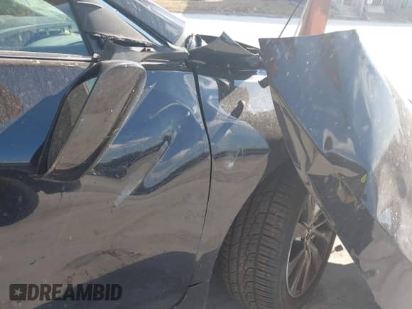 2016 Toyota Camry XLE с VIN 4T1BF1FK4GU555621, выставлен на аукционе IAAI как лот 43535919 с пробегом Не указан миль и . История ставок и продаж доступна на DreamBid. Изображение 18.