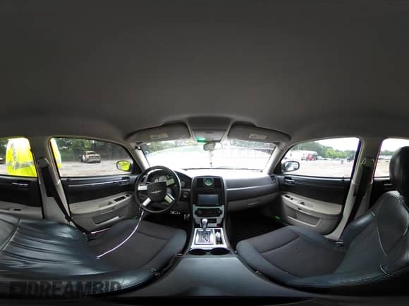 2005 Chrysler 300 300 z VIN 2C3JA43R05H645225, wystawiony jako IAAI lot #42354847 z przebiegiem 234 481 mil mil oraz . Historia ofert i sprzedaży dostępna na DreamBid. Obrazek 18.