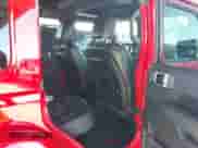 2022 Jeep Wrangler Unlimited Rubicon 392 с VIN 1C4JJXSJ5NW108831, выставлен на аукционе IAAI как лот 41686078 с пробегом 9 040 миль миль и . История ставок и продаж доступна на DreamBid. Изображение 8.