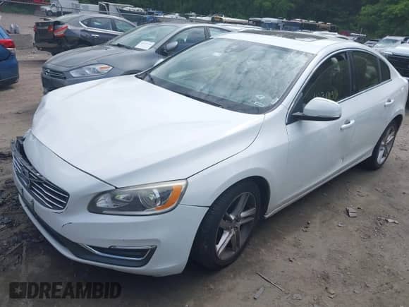2015 Volvo S60 T5 Premier с VIN YV1612TB8F1317893, выставлен на аукционе IAAI как лот 42310908 с пробегом 150 924 миль миль и . История ставок и продаж доступна на DreamBid. Изображение 2.