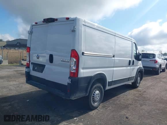 2024 Ram ProMaster Cargo Tradesman с VIN 3C6LRVAG7RE132017, выставлен на аукционе IAAI как лот 42202594 с пробегом 7 709 миль миль и . История ставок и продаж доступна на DreamBid. Изображение 4.