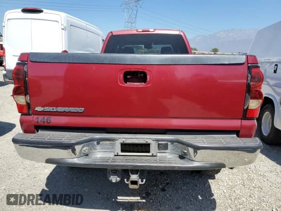 2006 Chevrolet Silverado 3500 SRW Wrk Trk z VIN 1GCHK33D66F243668, wystawiony jako Copart lot #67042944 z przebiegiem 503 368 mil mil oraz Szkoda całkowita • Salvage title. Historia ofert i sprzedaży dostępna na DreamBid. Obrazek 6.