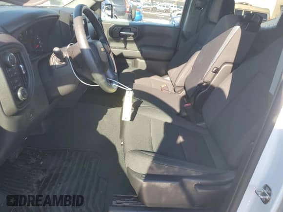 2024 Chevrolet Silverado 1500 Work Truck z VIN 3GCPDAEK6RG308169, wystawiony jako Copart lot #89408665 z przebiegiem 530 mil mil oraz Szkoda całkowita • Salvage title. Historia ofert i sprzedaży dostępna na DreamBid. Obrazek 7.