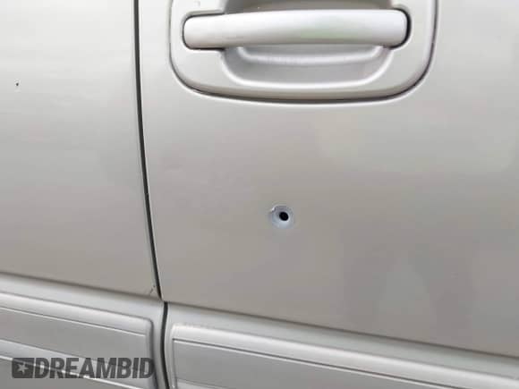 2004 Chevrolet Suburban LT с VIN 1GNEC16Z94J240907, выставлен на аукционе IAAI как лот 41331786 с пробегом 148 246 миль миль и . История ставок и продаж доступна на DreamBid. Изображение 12.