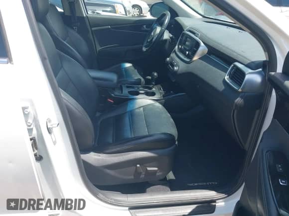 2016 Kia Sorento EX with VIN 5XYPH4A16GG024040, listed as a IAAI auction lot 42906980 with 179,671 mi miles and . Bid and sale history available at DreamBid. Image 5.