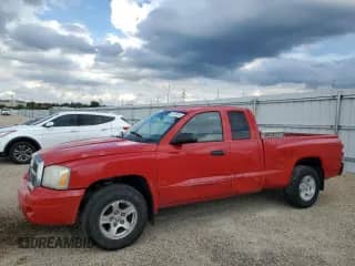 2007 Dodge Dakota SLT with VIN 1D7HE42K97S195093, listed as a Copart auction lot 81133015 with 132,799 mi miles and Salvage title. Bid and sale history available at DreamBid. Image 1.