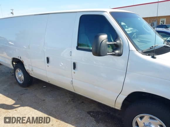 2012 Ford Econoline Cargo Commercial z VIN 1FTNS1EW9CDB33226, wystawiony jako IAAI lot #42714213 z przebiegiem 200 000 mil mil oraz . Historia ofert i sprzedaży dostępna na DreamBid. Obrazek 12.