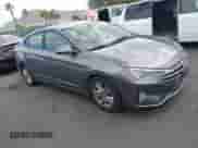 2019 Hyundai Elantra SEL z VIN 5NPD84LF8KH460241, wystawiony jako IAAI lot #43429850 z przebiegiem 99 258 mil mil oraz . Historia ofert i sprzedaży dostępna na DreamBid. Obrazek 1.