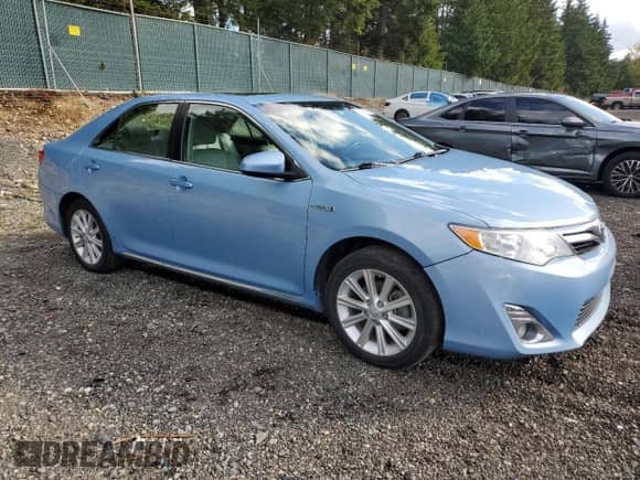 2013 Toyota Camry XLE with VIN 4T1BD1FK3DU089732, listed as a Copart auction lot 82179535 with 96,905 mi miles and Salvage title. Bid and sale history available at DreamBid. Image 4.