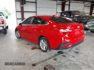 2017 Chevrolet Cruze LT z VIN 1G1BE5SMXH7277838, wystawiony jako IAAI lot #43301759 z przebiegiem 85 257 mil mil oraz . Historia ofert i sprzedaży dostępna na DreamBid. Obrazek 3.