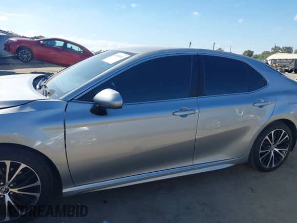 2019 Toyota Camry SE z VIN 4T1B11HK3KU197447, wystawiony jako IAAI lot #43301032 z przebiegiem 94 276 mil mil oraz . Historia ofert i sprzedaży dostępna na DreamBid. Obrazek 15.