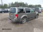 2006 Nissan Pathfinder SE z VIN 5N1AR18U36C600232, wystawiony jako IAAI lot #41570369 z przebiegiem 263 910 mil mil oraz . Historia ofert i sprzedaży dostępna na DreamBid. Obrazek 4.