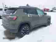2021 Jeep Compass Trailhawk z VIN 3C4NJDDB7MT598103, wystawiony jako IAAI lot #41478590 z przebiegiem 95 036 mil mil oraz . Historia ofert i sprzedaży dostępna na DreamBid. Obrazek 4.