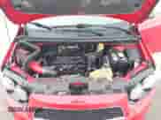 2013 Chevrolet Sonic RS z VIN 1G1JH6SB5D4158355, wystawiony jako IAAI lot #42234638 z przebiegiem 164 870 mil mil oraz . Historia ofert i sprzedaży dostępna na DreamBid. Obrazek 10.