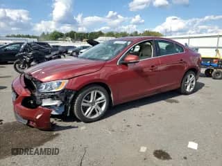 2015 Volvo S60 T5 Premier с VIN YV1612TK5F2366186, выставлен на аукционе Copart как лот 69744035 с пробегом 132 442 миль миль и Списание • Salvage title. История ставок и продаж доступна на DreamBid. Изображение 1.