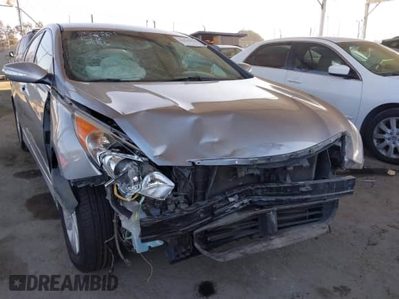 2015 Hyundai Sonata z VIN KMHEC4A45FA124883, wystawiony jako IAAI lot #42936191 z przebiegiem 121 994 mil mil oraz . Historia ofert i sprzedaży dostępna na DreamBid. Obrazek 6.