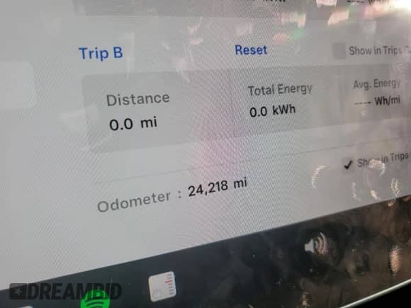 2024 Tesla Model Y с VIN 7SAYGDED5RF008081, выставлен на аукционе Copart как лот 85262545 с пробегом 24 218 миль миль и Списание • Salvage title. История ставок и продаж доступна на DreamBid. Изображение 9.