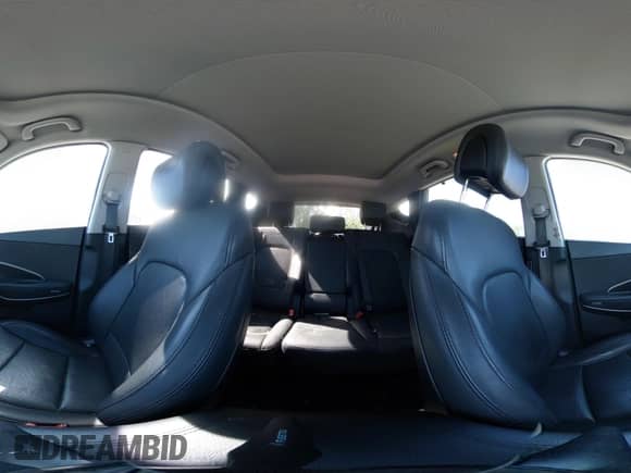 2018 Hyundai Santa Fe Ultimate с VIN 5NMZWDLA2JH080002, выставлен на аукционе IAAI как лот 41986147 с пробегом 58 556 миль миль и . История ставок и продаж доступна на DreamBid. Изображение 19.