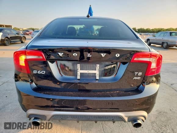 2017 Volvo S60 Dynamic с VIN YV140MTLXH2431471, выставлен на аукционе Copart как лот 71807255 с пробегом 130 958 миль миль и На запчасти • Non repairable. История ставок и продаж доступна на DreamBid. Изображение 6.