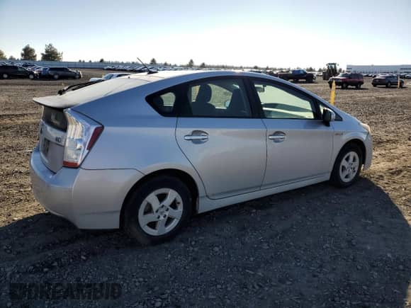 2011 Toyota Prius III z VIN JTDKN3DU6B0273343, wystawiony jako Copart lot #86640515 z przebiegiem 259 316 mil mil oraz Czysty tytuł • Clean title. Historia ofert i sprzedaży dostępna na DreamBid. Obrazek 3.