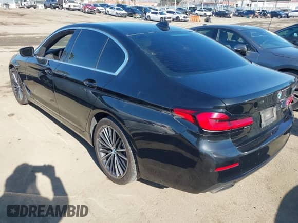 2021 BMW 5 Series 530i with VIN WBA53BH05MCF75051, listed as a IAAI auction lot 41336049 with 71,933 mi miles and . Bid and sale history available at DreamBid. Image 3.