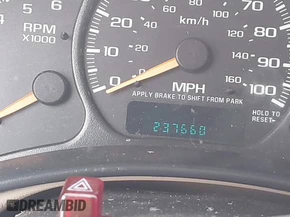 2001 Chevrolet Silverado 1500HD LS с VIN 1GCGK13U51F163481, выставлен на аукционе IAAI как лот 41341247 с пробегом 237 660 миль миль и . История ставок и продаж доступна на DreamBid. Изображение 11.