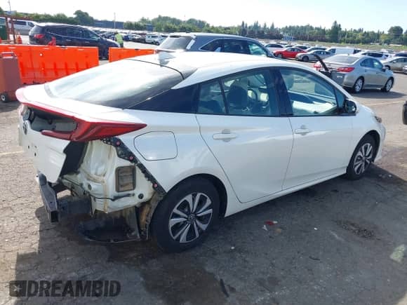 2018 Toyota Prius Plus z VIN JTDKARFP5J3077090, wystawiony jako IAAI lot #42888175 z przebiegiem 192 157 mil mil oraz . Historia ofert i sprzedaży dostępna na DreamBid. Obrazek 4.