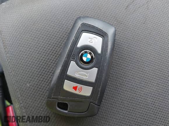 2018 BMW 3 Series 320i xDrive z VIN WBA8A3C57JA499543, wystawiony jako IAAI lot #43032701 z przebiegiem 221 751 mil mil oraz . Historia ofert i sprzedaży dostępna na DreamBid. Obrazek 11.