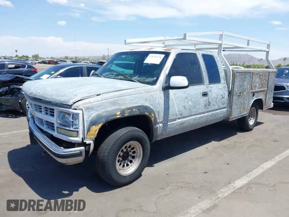 1999 Chevrolet Silverado 2500 with VIN 1GCGK29R0XF085788, listed as a IAAI auction lot 42649178 with 234,932 mi miles and . Bid and sale history available at DreamBid. Image 17.