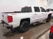 2017 Chevrolet Silverado 1500 LTZ z VIN 3GCUKSEC1HG286538, wystawiony jako IAAI lot #41861745 z przebiegiem 105 033 mil mil oraz . Historia ofert i sprzedaży dostępna na DreamBid. Obrazek 4.