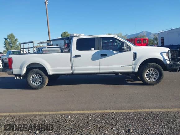 2019 Ford F-250 XL with VIN 1FT7W2BT2KED84563, listed as a IAAI auction lot 43230876 with 227,742 mi miles and . Bid and sale history available at DreamBid. Image 13.