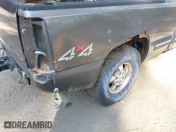 1999 Chevrolet Silverado 1500 LS with VIN 2GCEK19T6X1210572, listed as a IAAI auction lot 43155259 with 207,027 mi miles and . Bid and sale history available at DreamBid. Image 6.