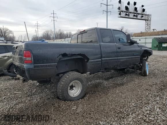 1998 Dodge 1500 с VIN 3B7HF12Y8WG157614, выставлен на аукционе Copart как лот 85993434 с пробегом 217 416 миль миль и Списание • Salvage title. История ставок и продаж доступна на DreamBid. Изображение 3.