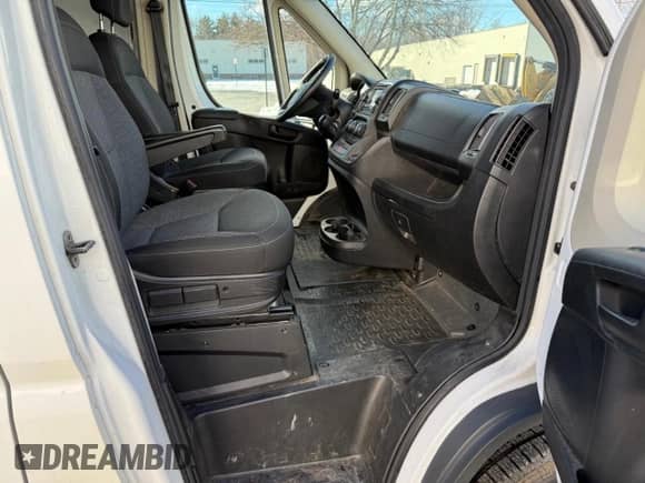 2014 Ram ProMaster z VIN 3C6TRVCD0EE130171, wystawiony jako Copart lot #58614465 z przebiegiem 160 154 mil mil oraz Czysty tytuł • Clean title. Historia ofert i sprzedaży dostępna na DreamBid. Obrazek 5.