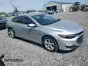 2020 Chevrolet Malibu LS z VIN 1G1ZC5ST8LF081231, wystawiony jako Copart lot #70727325 z przebiegiem 100 741 mil mil oraz Szkoda całkowita • Salvage title. Historia ofert i sprzedaży dostępna na DreamBid. Obrazek 4.