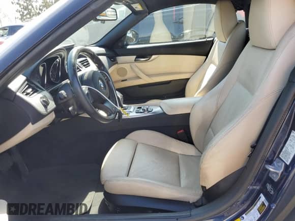 2013 BMW Z4 sDrive35i with VIN WBALM7C57DE385564, listed as a Copart auction lot 60422134 with 56,017 mi miles and Salvage title. Bid and sale history available at DreamBid. Image 7.