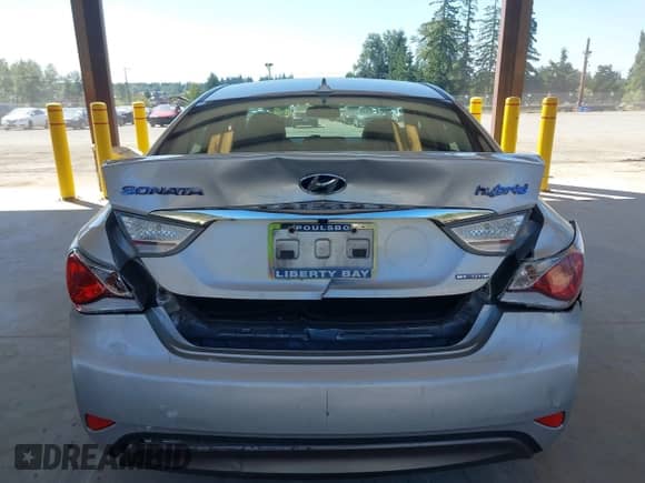2013 Hyundai Sonata Limited with VIN KMHEC4A40DA097010, listed as a IAAI auction lot 42853045 with 145,588 mi miles and . Bid and sale history available at DreamBid. Image 6.