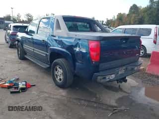 2005 Chevrolet Avalanche Z71 z VIN 3GNEK12Z65G172951, wystawiony jako IAAI lot #43523757 z przebiegiem 268 119 mil mil oraz . Historia ofert i sprzedaży dostępna na DreamBid. Obrazek 3.