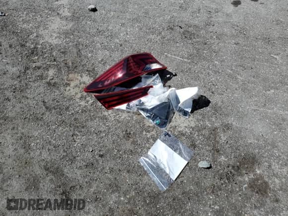 2020 Hyundai Elantra SE с VIN 5NPD74LF7LH589897, выставлен на аукционе Copart как лот 86146755 с пробегом 96 504 миль миль и На запчасти • Non repairable. История ставок и продаж доступна на DreamBid. Изображение 12.