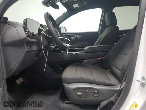 2025 Chevrolet Traverse FWD LT с VIN 1GNERGRS0SJ148324, выставлен на аукционе Copart как лот 71083055 с пробегом 802 миль миль и Чистый • Clean title. История ставок и продаж доступна на DreamBid. Изображение 7.
