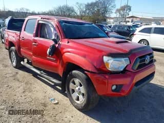 2015 Toyota Tacoma PreRunner z VIN 5TFJU4GN1FX076666, wystawiony jako IAAI lot #41005058 z przebiegiem 160 165 mil mil oraz . Historia ofert i sprzedaży dostępna na DreamBid. Obrazek 1.